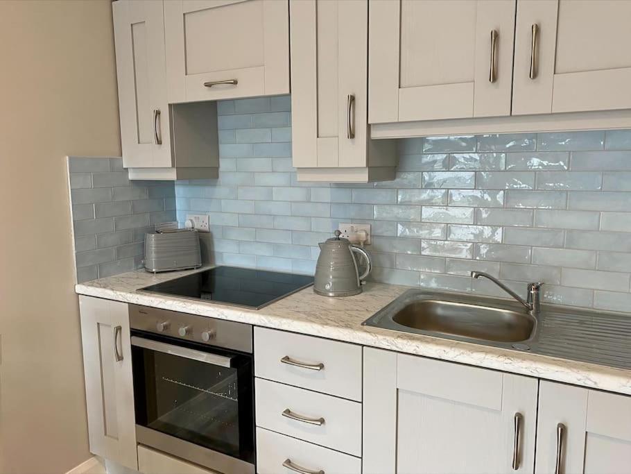 Erne Getaway No.8 Brand New 1 Bed Apartment Эннискиллен Экстерьер фото